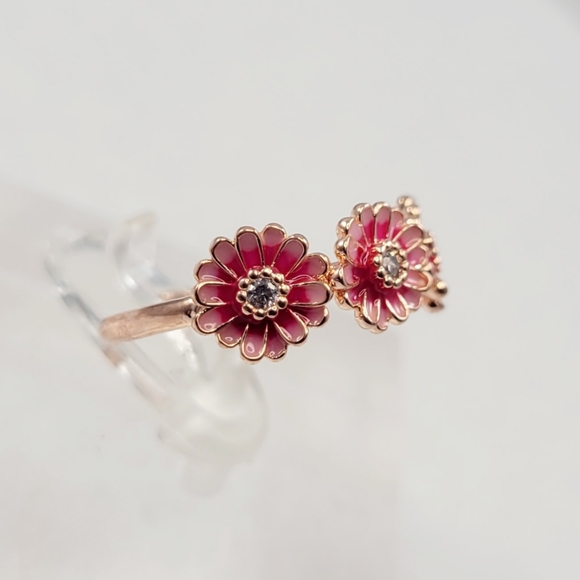 Rose Gold Three Flower Ring - Picture 3 of 13